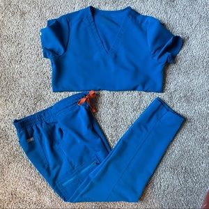 ❌ SOLD in M❌ Figs Scrub Set in Alps Blue (XS/XSP)